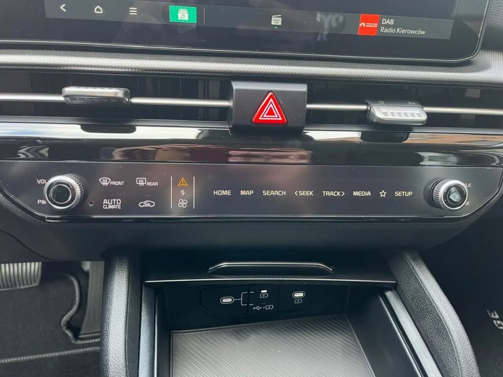 KIA SPORTAGE 1.6 T-GDI HEV Business Line 2WD