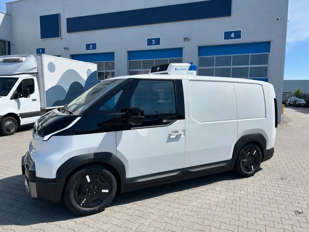 KIA PV5